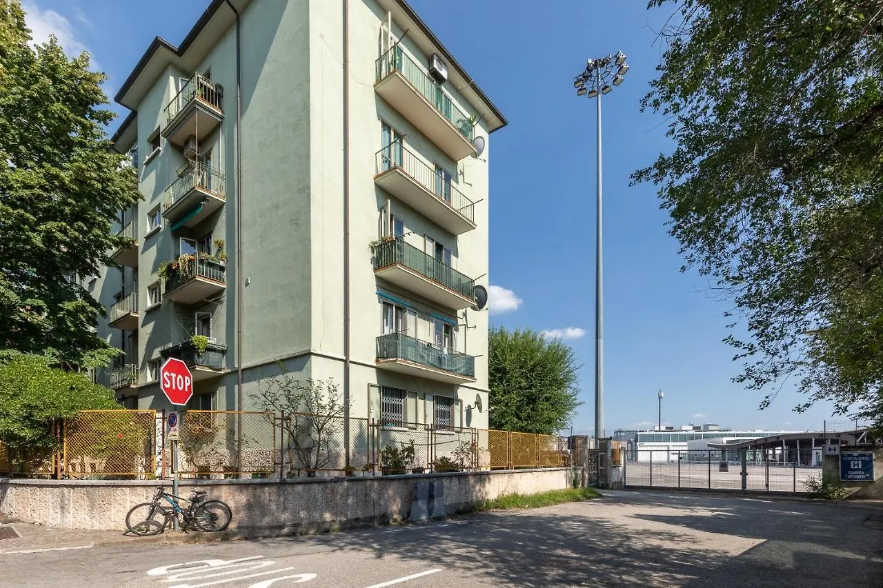 Easy Stay Verona Rooms 0*,  Włochy